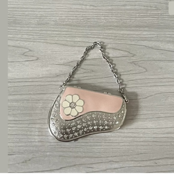 SASA Making Life Beautiful Compact Pocket Mirror - Picture 3 of 6